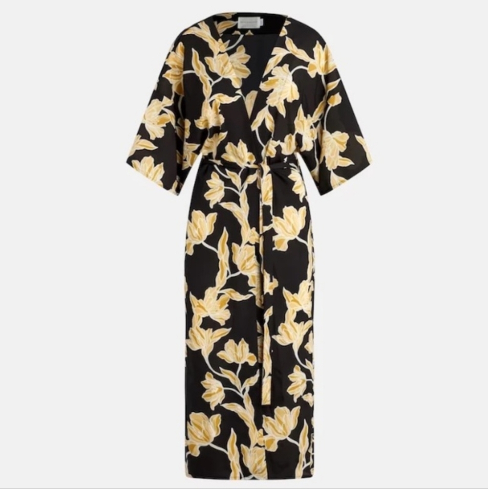 Maison Du Soir Floral Kimono Robe Size L/XL